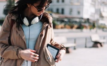 Kindle Paperwhite Vs Nook GlowLight: Everything You Need to Know & More